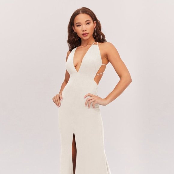 NWT, Pale blue backless gown with slit, by Fame and Partners, never worn - Picture 7 of 8